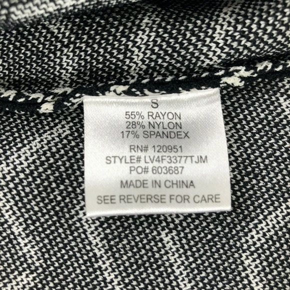 Olive & Oak Chevron Knit Mini Skirt Sz. S - Picture 7 of 8